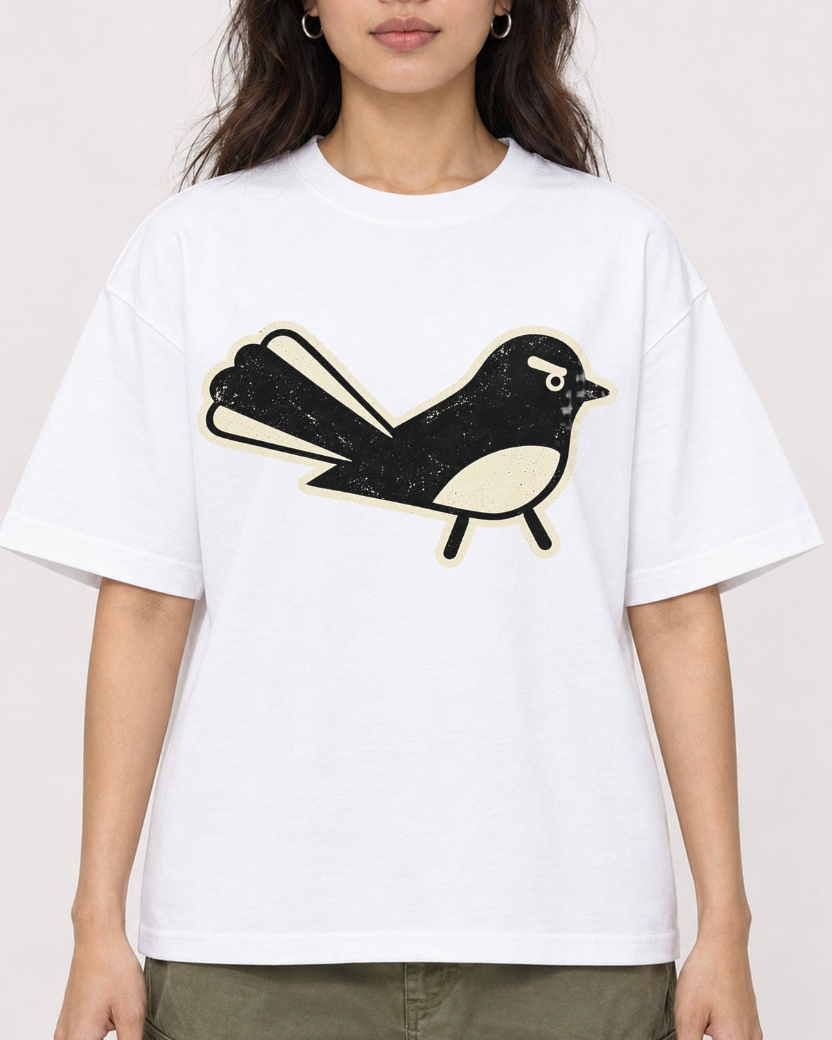 Mockup Boxy Heavyweight Tee White female close-up 02