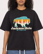 Mockup Boxy Heavyweight Tee Black female close-up 05