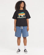 Mockup Boxy Heavyweight Tee Black female full-body 05