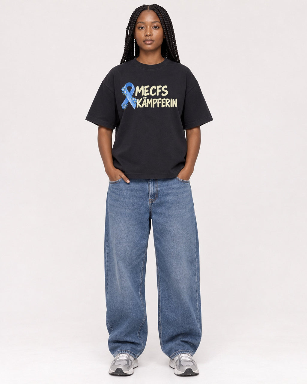 Mockup Boxy Heavyweight Tee Black female full-body 04