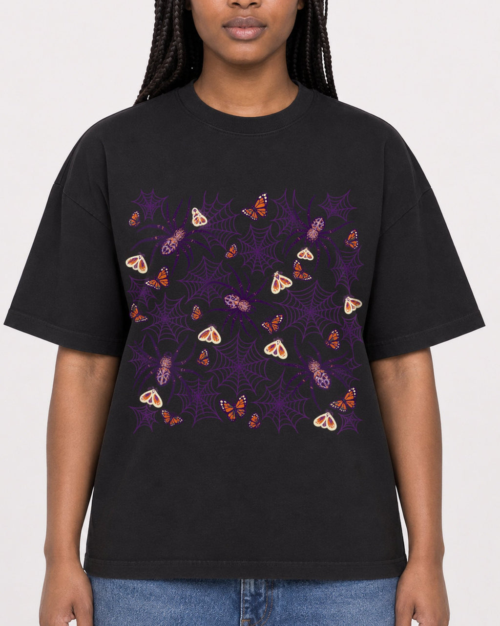 Mockup Boxy Heavyweight Tee Black female close-up 04
