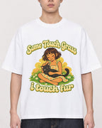 Mockup Boxy Heavyweight Tee White male close-up 01
