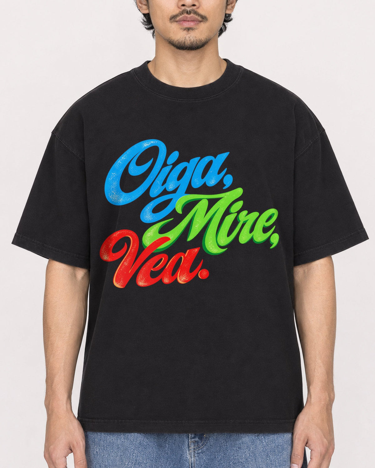 Mockup Boxy Heavyweight Tee Black male close-up 02
