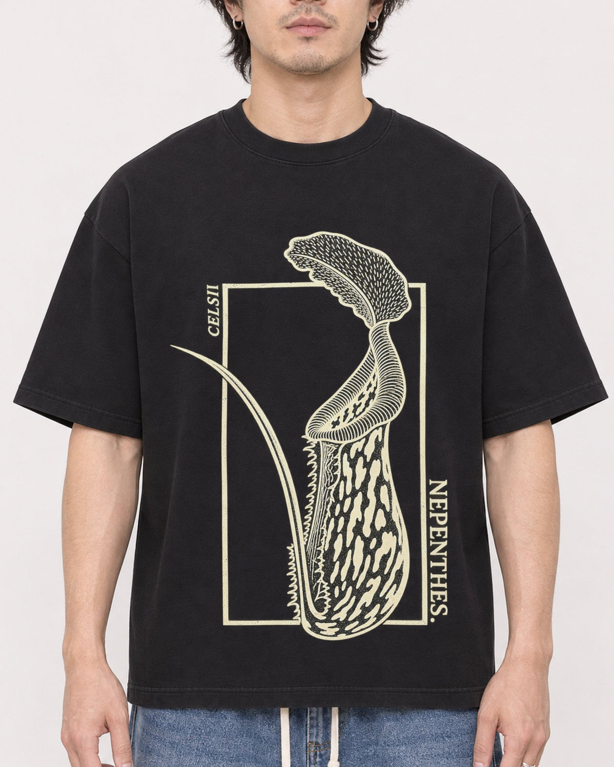 Mockup Boxy Heavyweight Tee Black male close-up 03