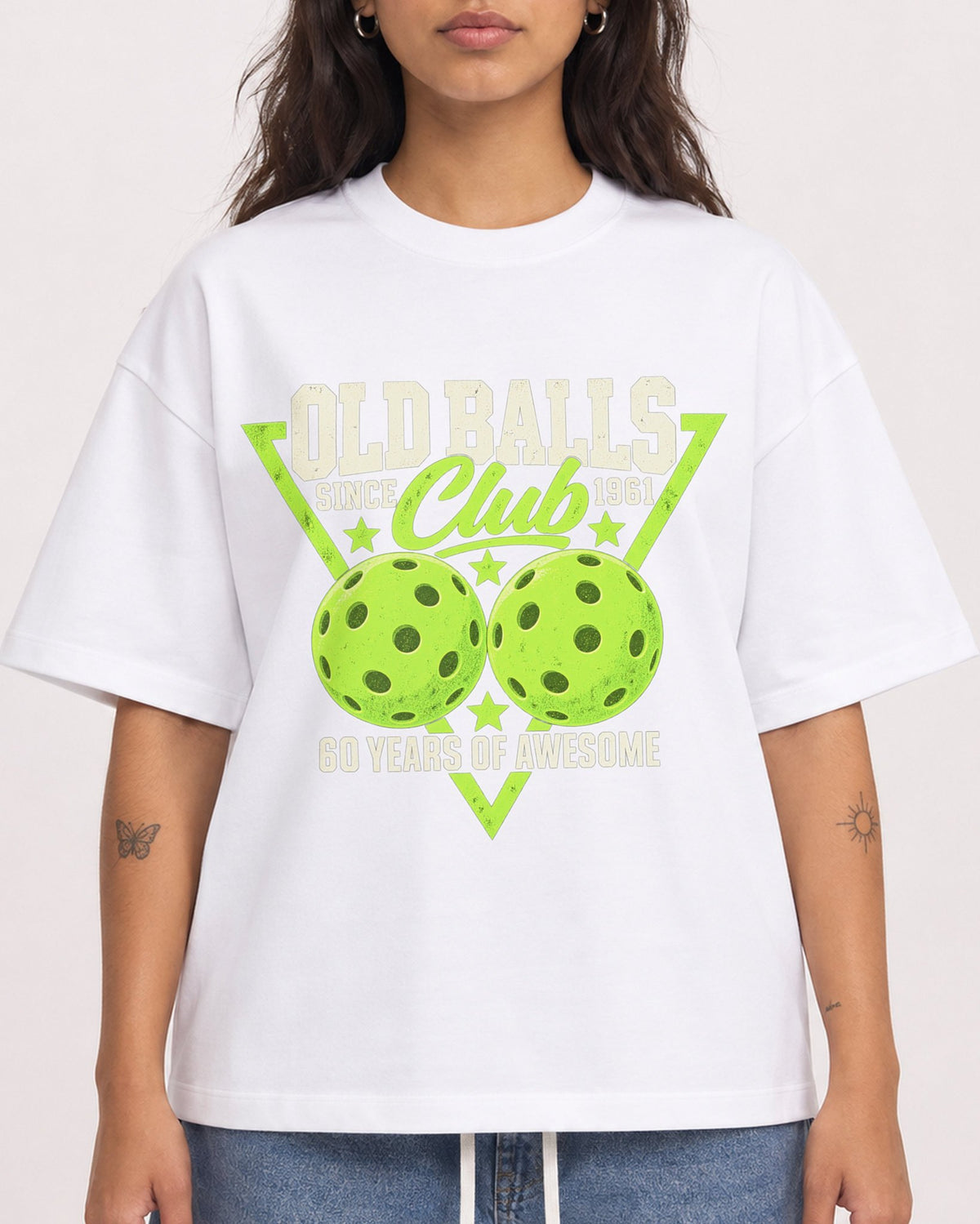 Mockup Boxy Heavyweight Tee White female close-up 06