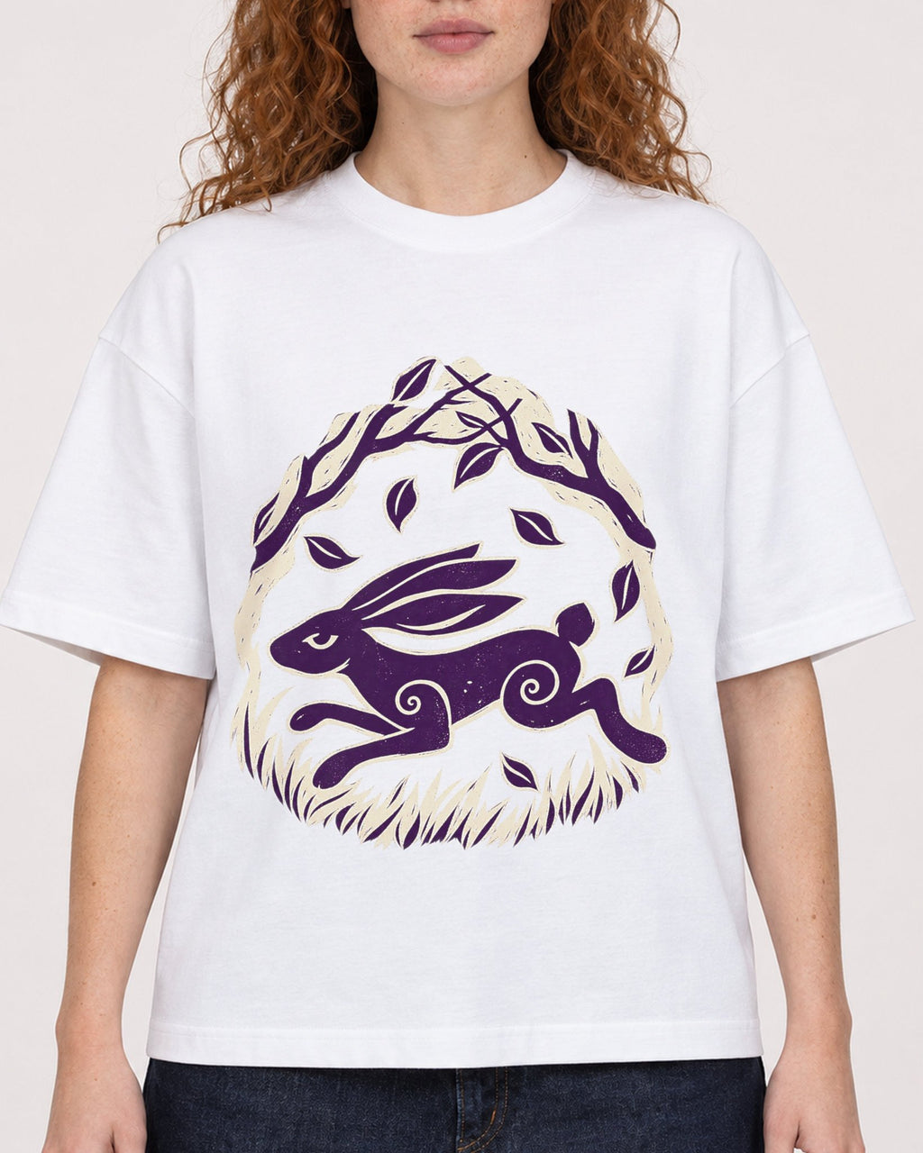 Mockup Boxy Heavyweight Tee White female close-up 09
