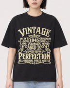 Mockup Boxy Heavyweight Tee Black female close-up 11