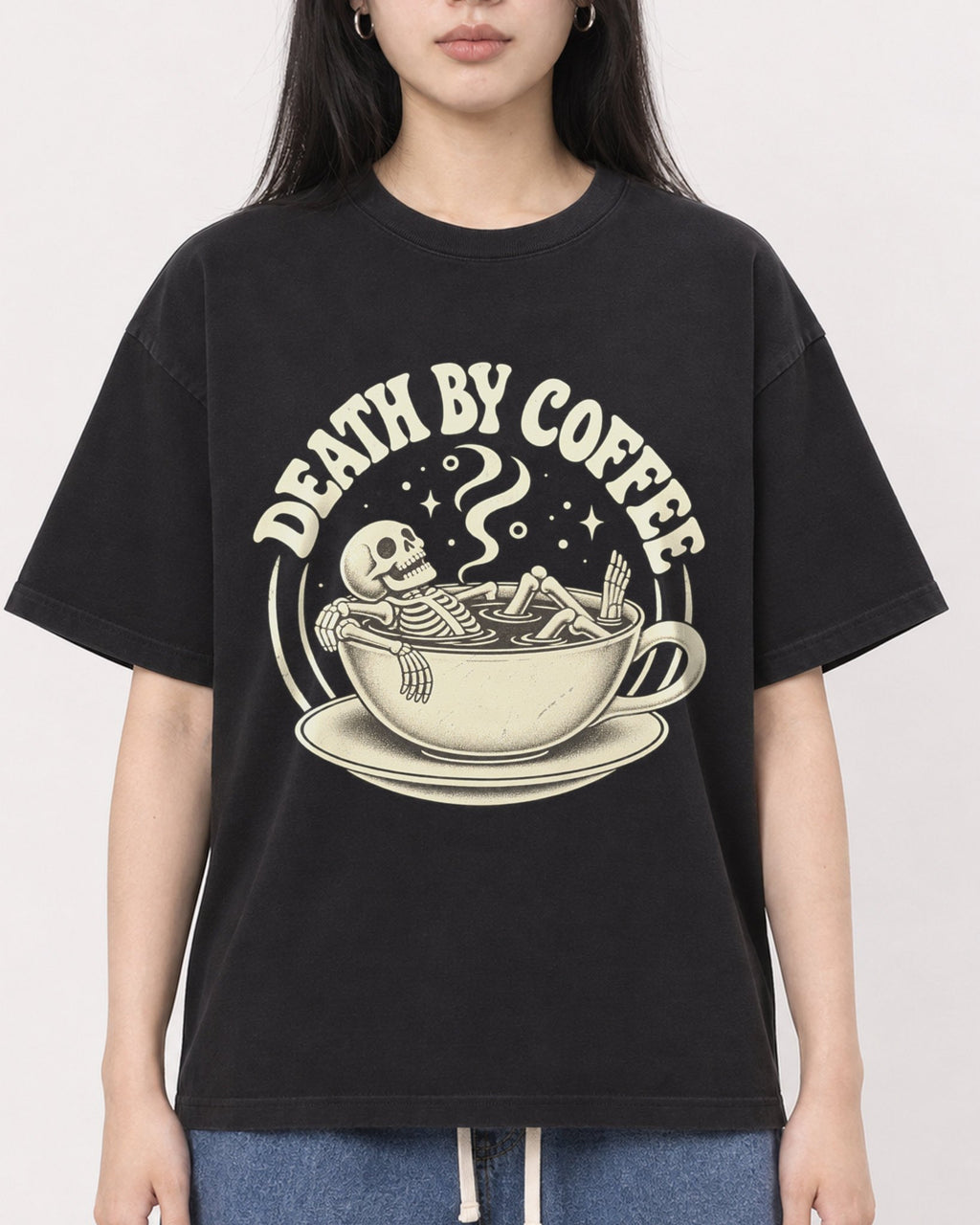 Mockup Boxy Heavyweight Tee Black female close-up 01