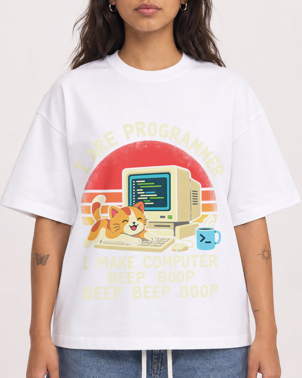 Mockup Boxy Heavyweight Tee White female close-up 06