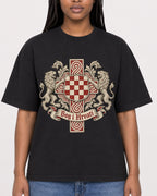 Mockup Boxy Heavyweight Tee Black female close-up 04