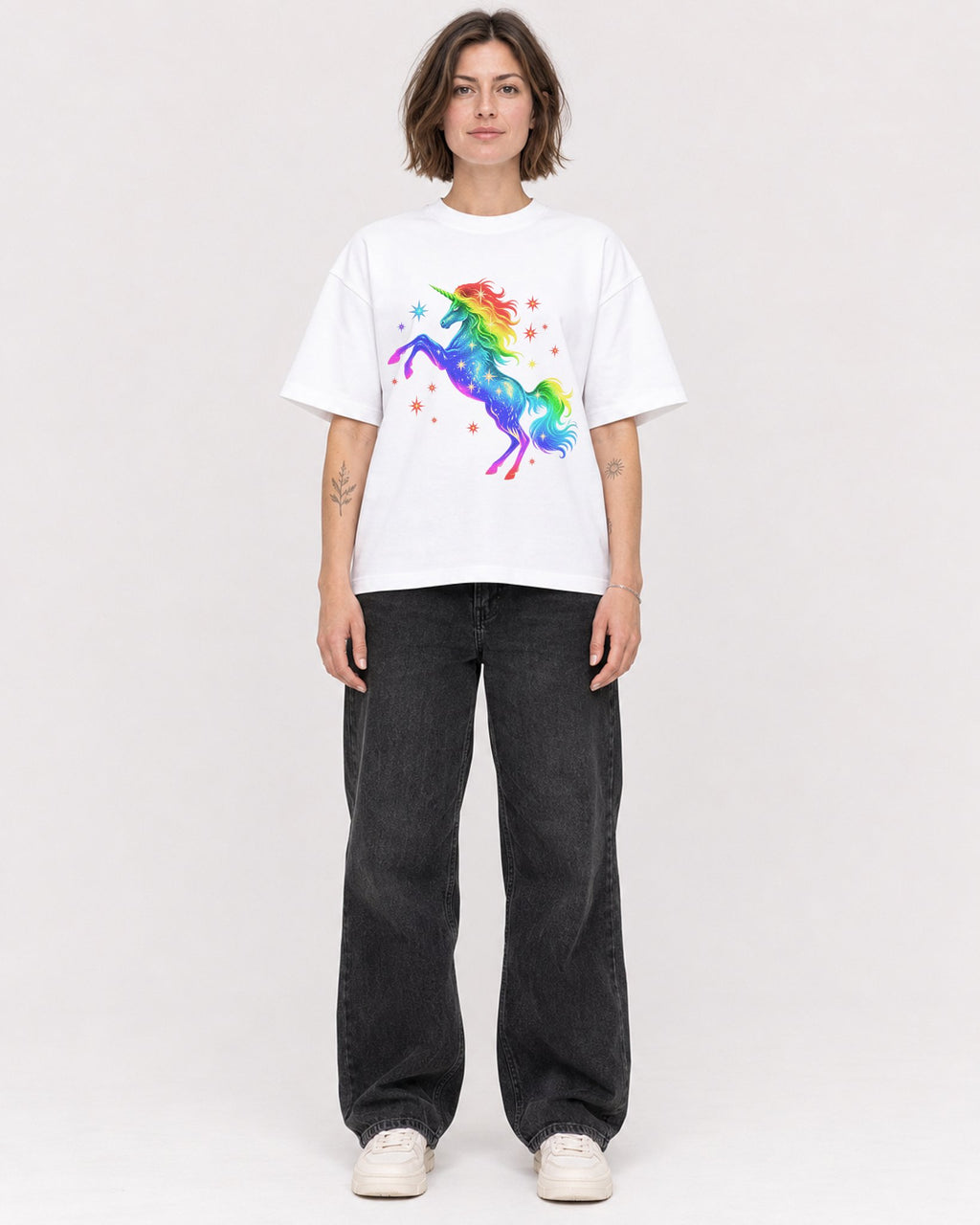 Mockup Boxy Heavyweight Tee White female full-body 18
