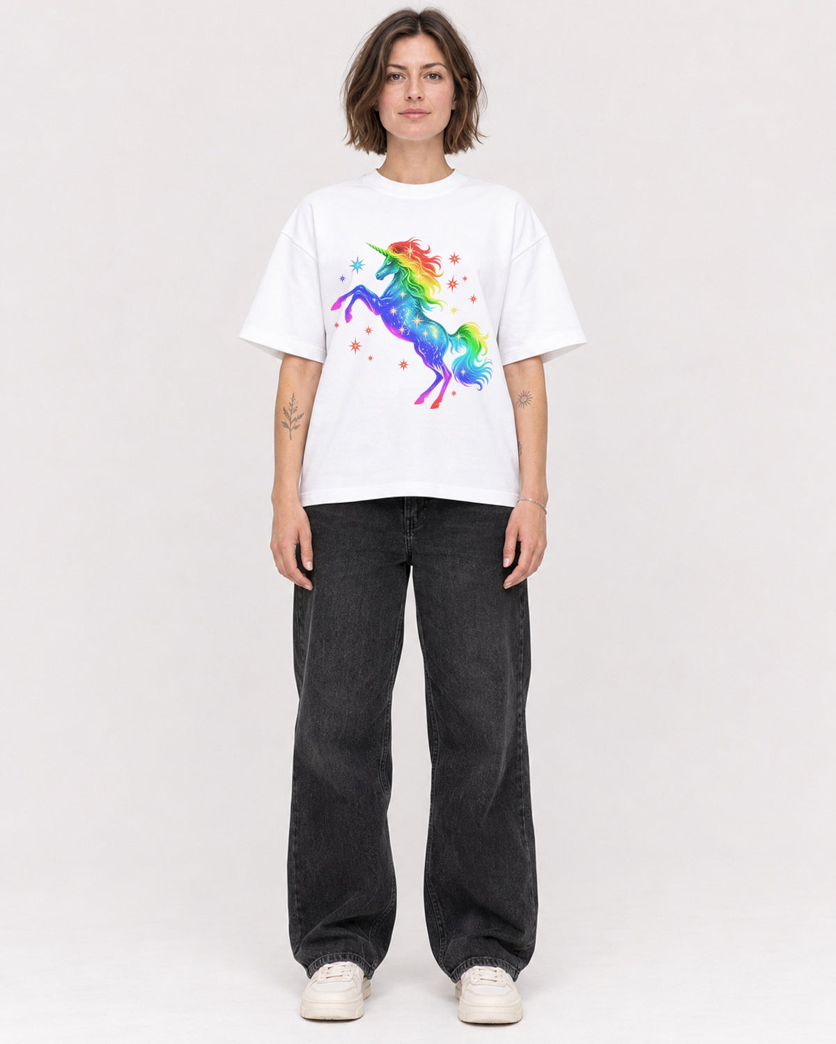 Mockup Boxy Heavyweight Tee White female full-body 18