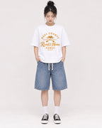 Mockup Boxy Heavyweight Tee White female full-body 41