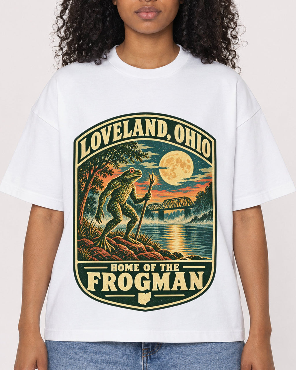 Mockup Boxy Heavyweight Tee White female close-up 05
