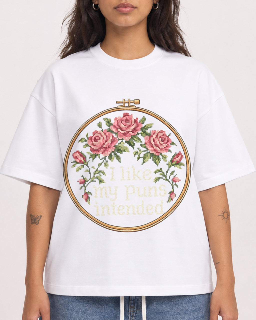 Mockup Boxy Heavyweight Tee White female close-up 06