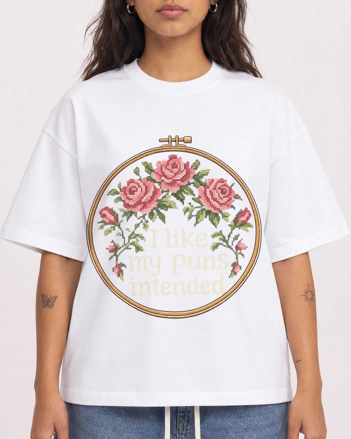 Mockup Boxy Heavyweight Tee White female close-up 06