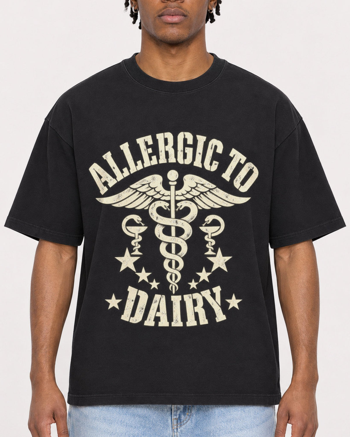 Mockup Boxy Heavyweight Tee Black male close-up 05