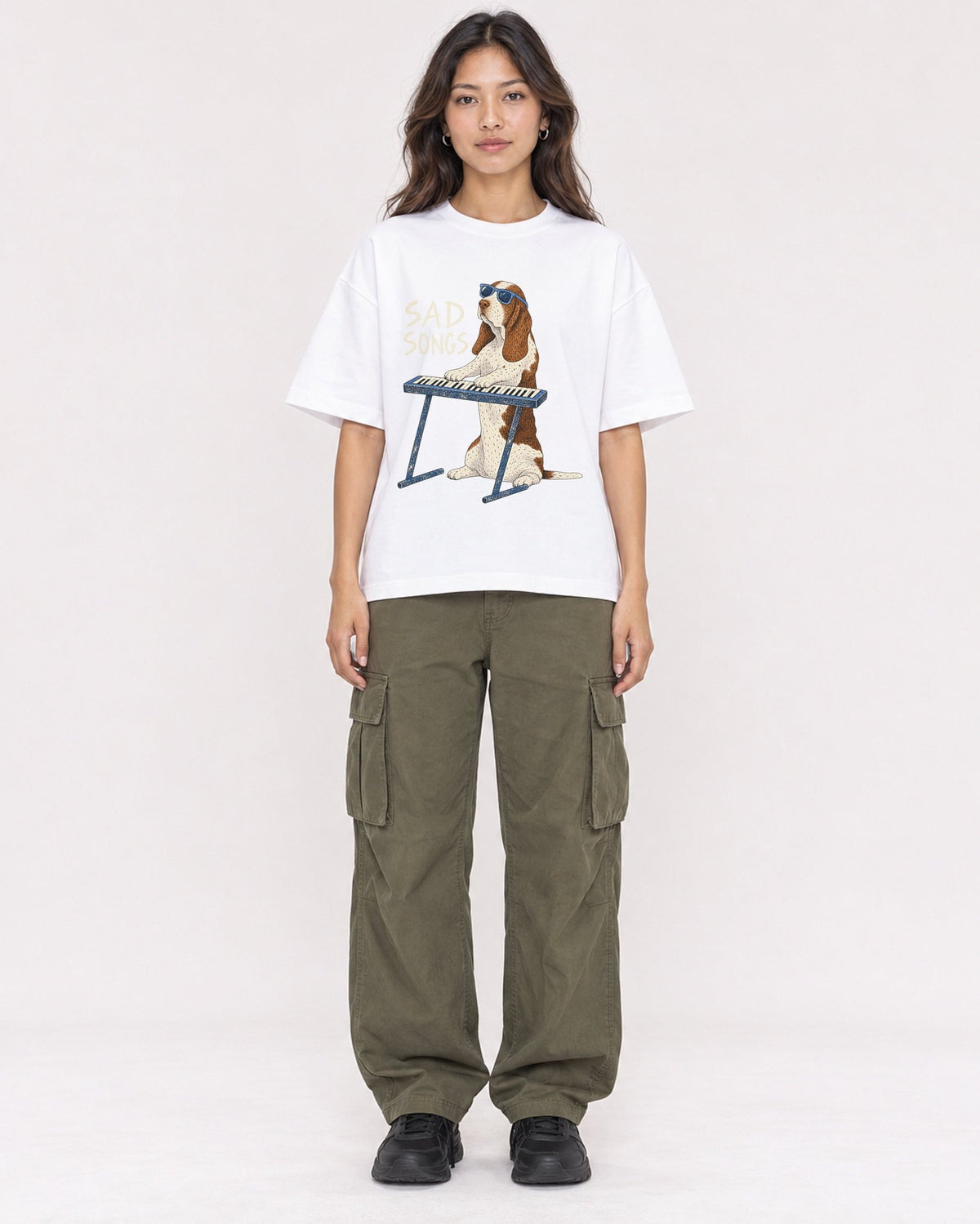 Mockup Boxy Heavyweight Tee White female full-body 02