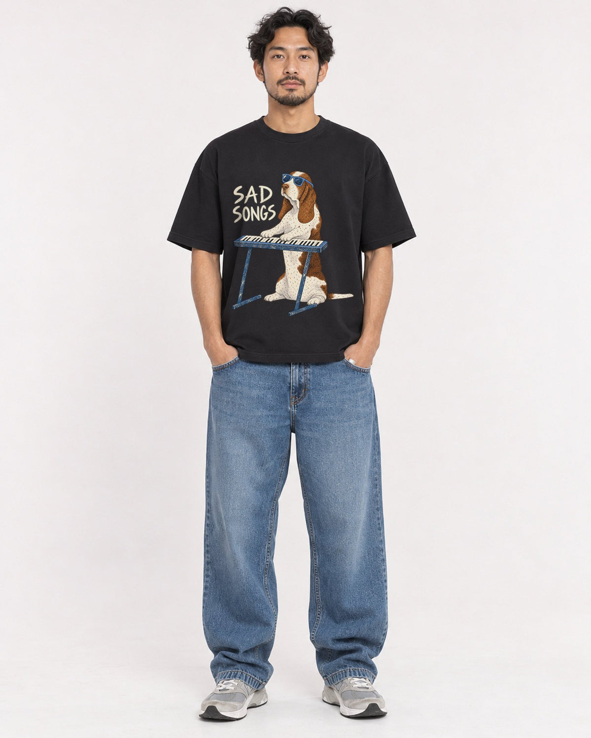 Mockup Boxy Heavyweight Tee Black male full-body 02