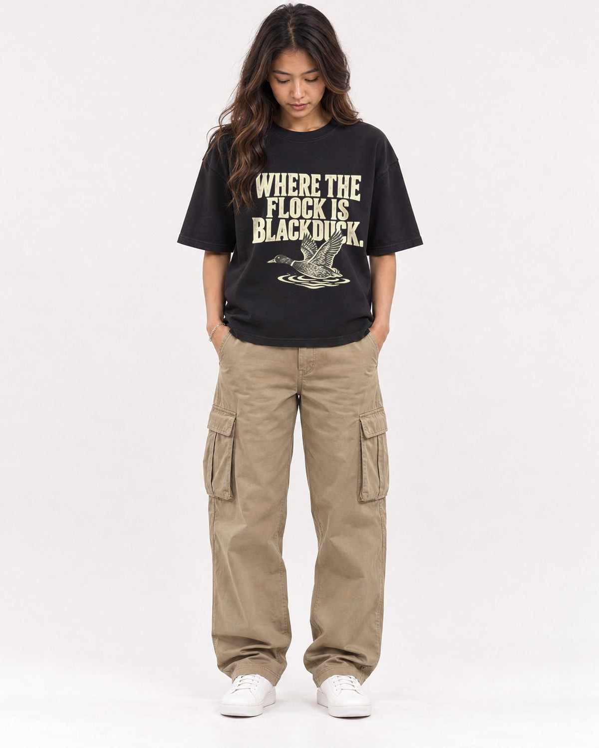 Mockup Boxy Heavyweight Tee Black female full-body 02
