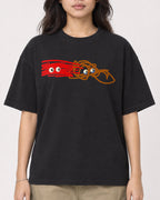 Mockup Boxy Heavyweight Tee Black female close-up 02