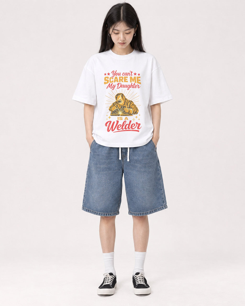 Mockup Boxy Heavyweight Tee White female full-body 01