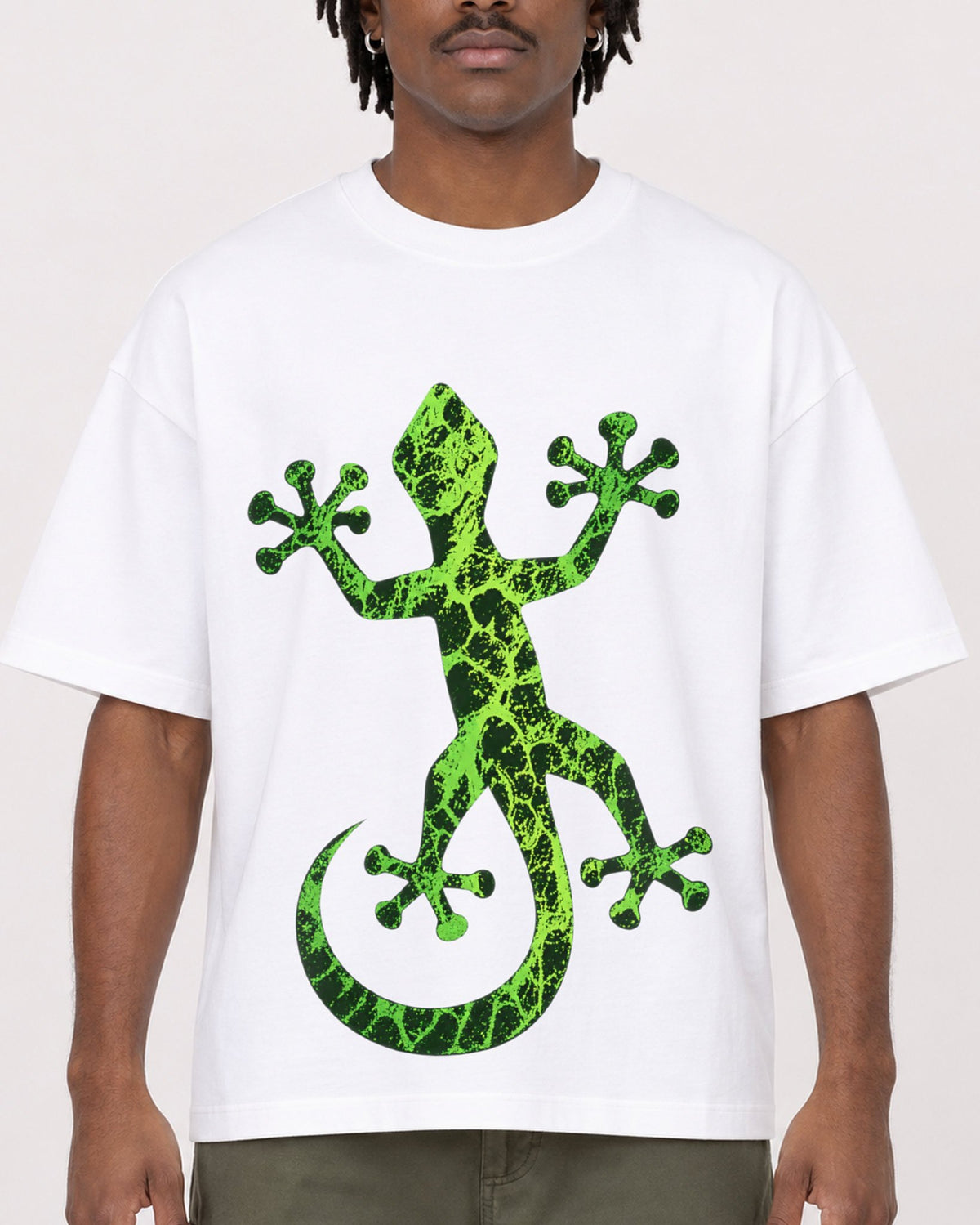 Mockup Boxy Heavyweight Tee White male close-up 04