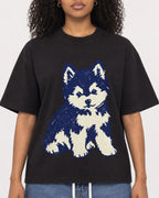 Mockup Boxy Heavyweight Tee Black female close-up 05