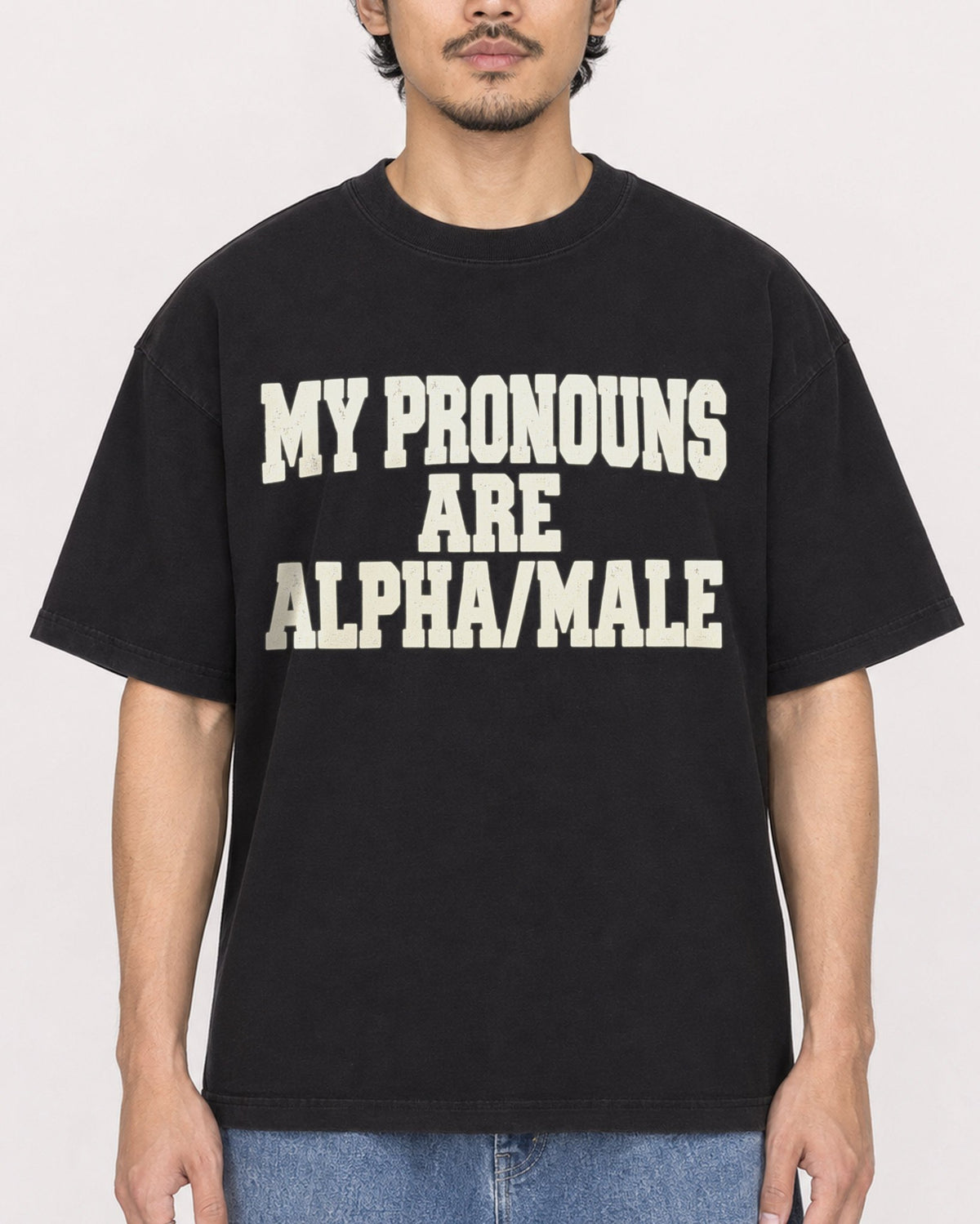 Mockup Boxy Heavyweight Tee Black male close-up 02