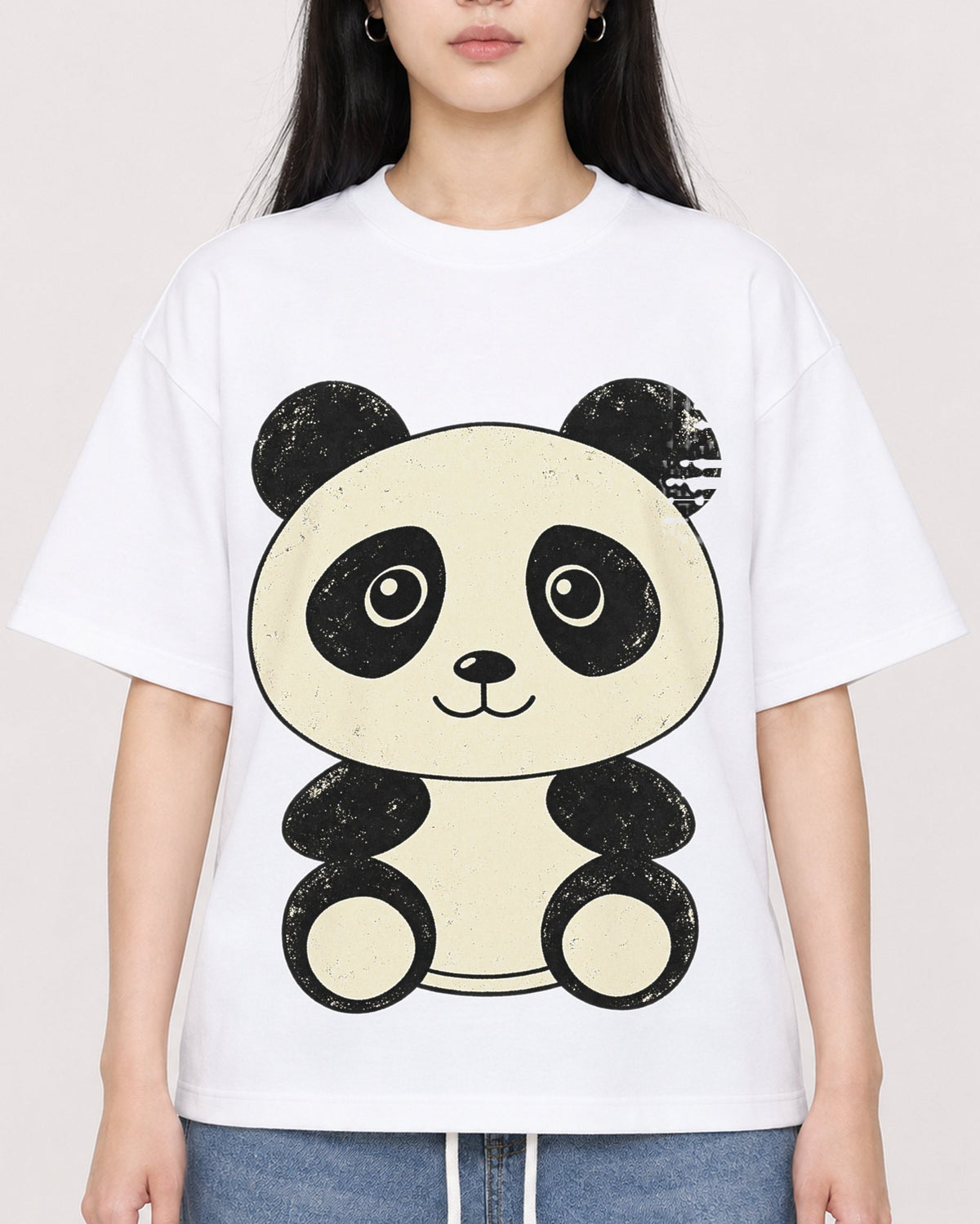 Mockup Boxy Heavyweight Tee White female close-up 01