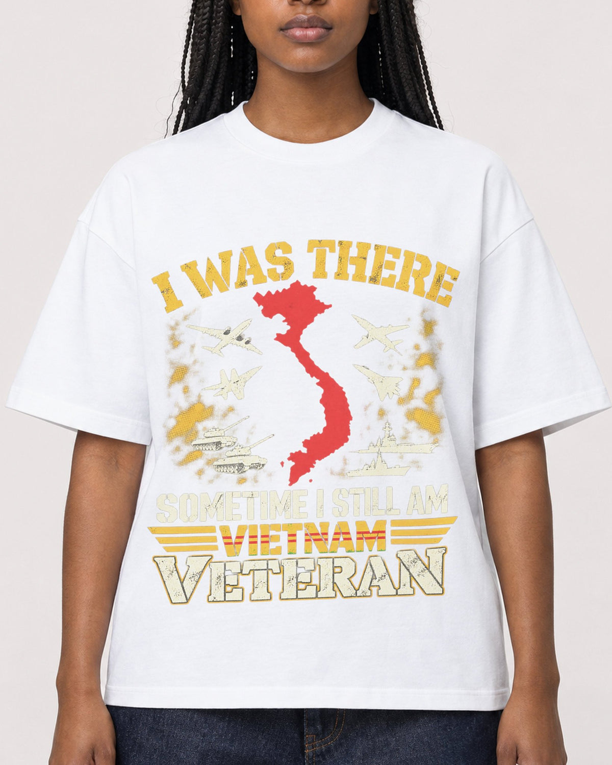 Mockup Boxy Heavyweight Tee White female close-up 04