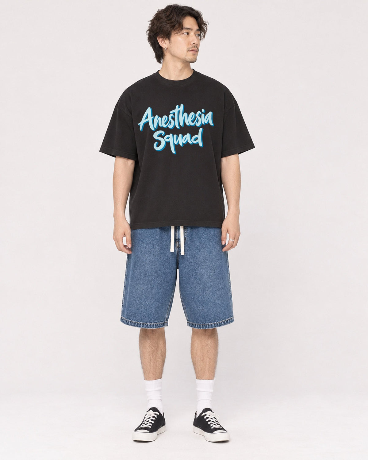 Mockup Boxy Heavyweight Tee Black male full-body 03