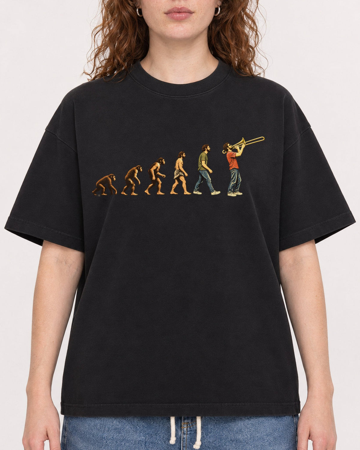 Mockup Boxy Heavyweight Tee Black female close-up 09