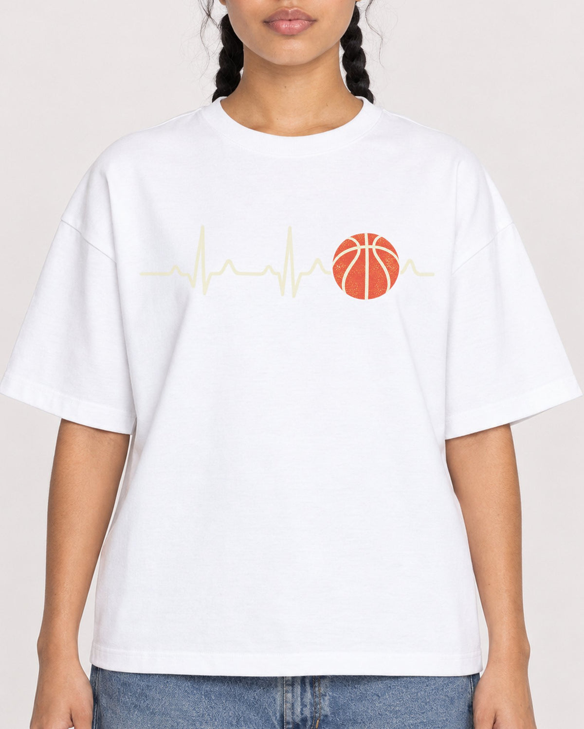 Mockup Boxy Heavyweight Tee White female close-up 50