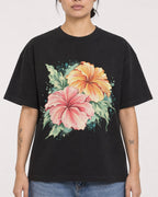 Mockup Boxy Heavyweight Tee Black female close-up 12
