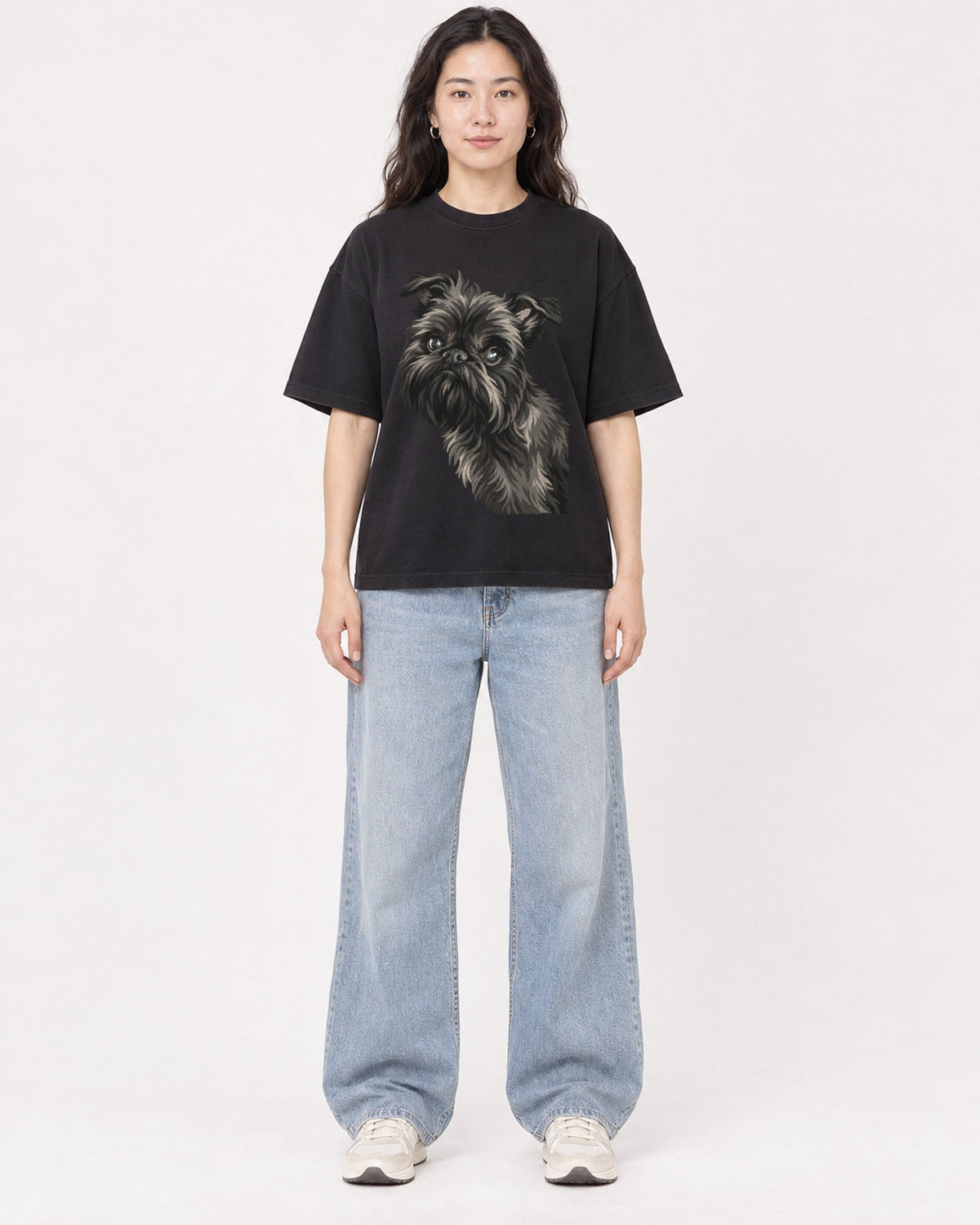 Mockup Boxy Heavyweight Tee Black female full-body 03