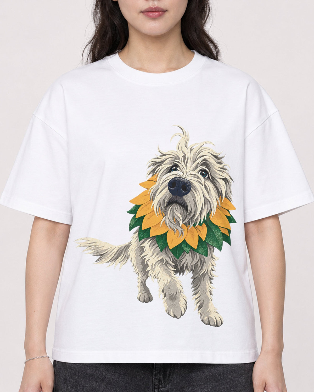 Mockup Boxy Heavyweight Tee White female close-up 03