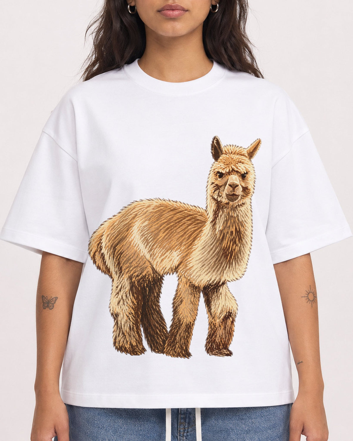 Mockup Boxy Heavyweight Tee White female close-up 06