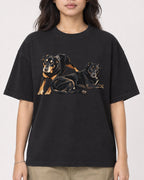 Mockup Boxy Heavyweight Tee Black female close-up 02