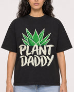 Mockup Boxy Heavyweight Tee Black female close-up 07