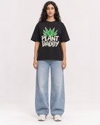 Mockup Boxy Heavyweight Tee Black female full-body 07