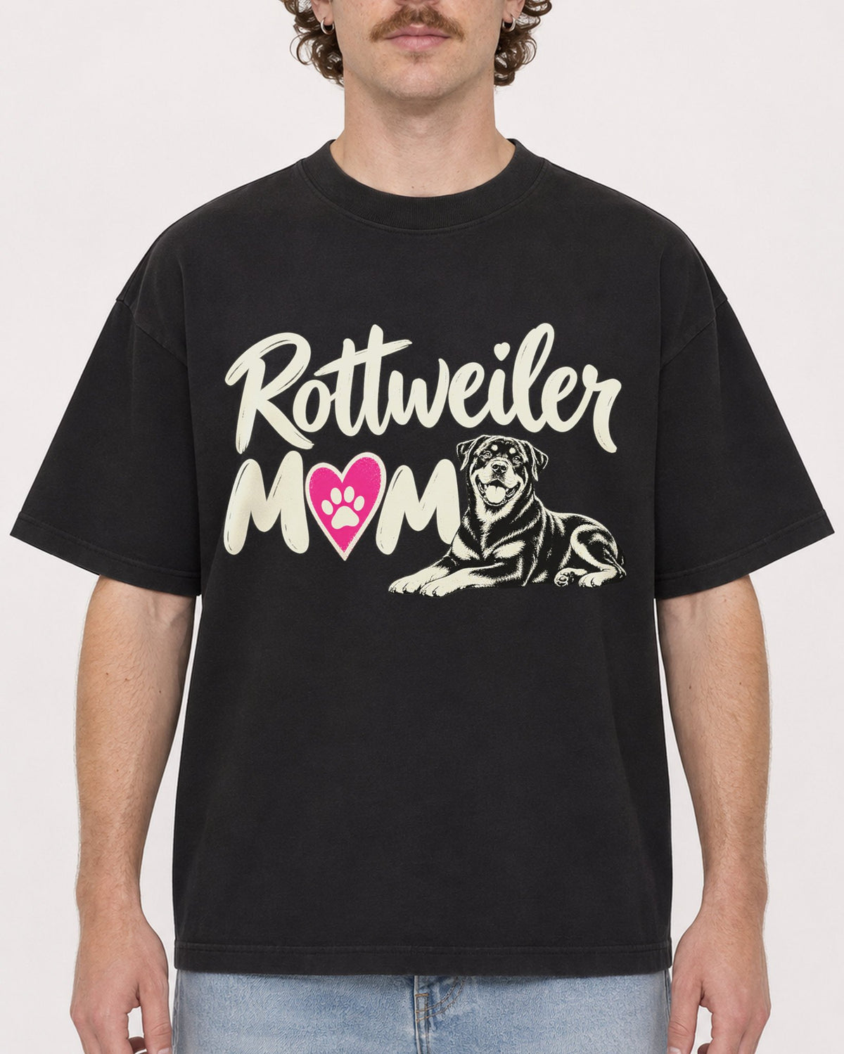 Mockup Boxy Heavyweight Tee Black male close-up 09