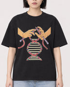 Mockup Boxy Heavyweight Tee Black female close-up 11