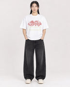 Mockup Boxy Heavyweight Tee White female full-body 43