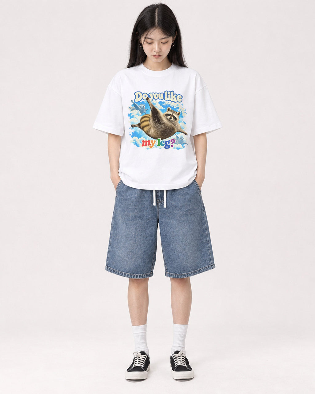 Mockup Boxy Heavyweight Tee White female full-body 01