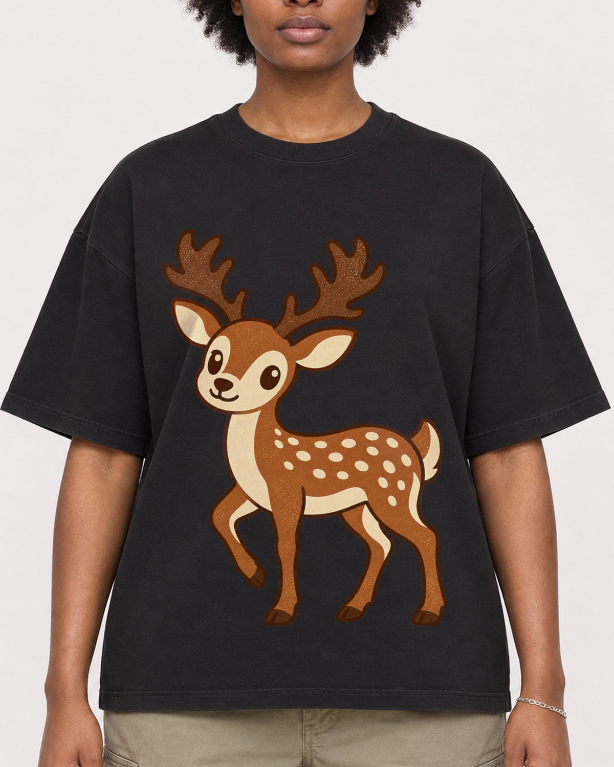 Mockup Boxy Heavyweight Tee Black female close-up 14