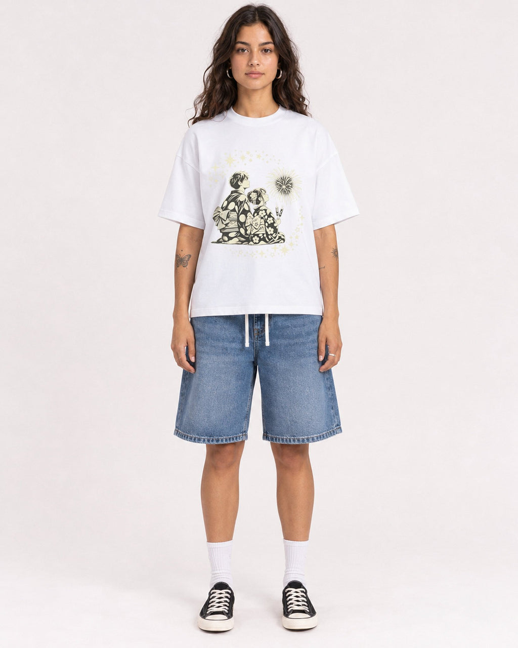 Mockup Boxy Heavyweight Tee White female full-body 06
