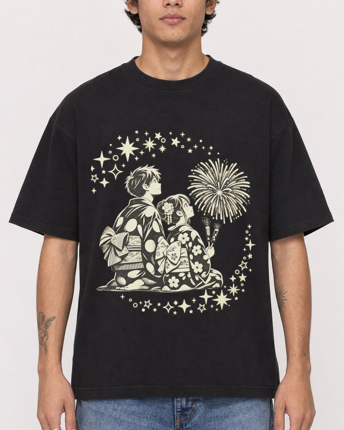 Mockup Boxy Heavyweight Tee Black male close-up 06