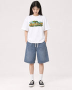 Mockup Boxy Heavyweight Tee White female full-body 01