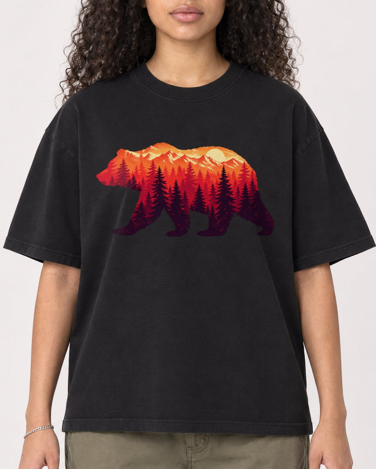 Mockup Boxy Heavyweight Tee Black female close-up 10